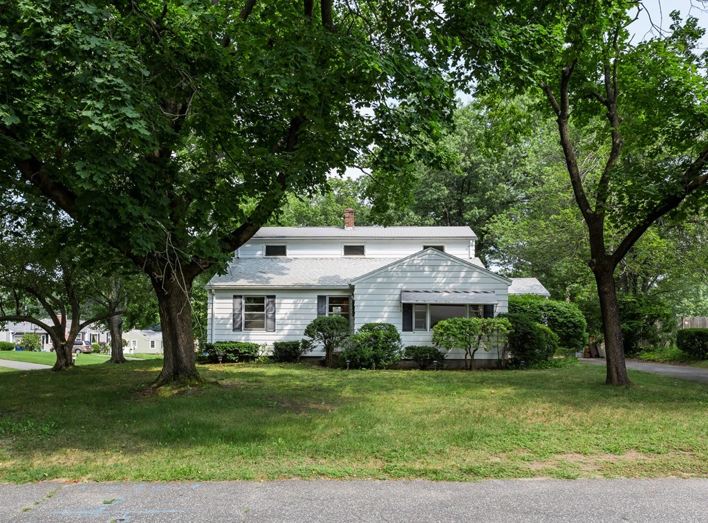 126 Mary Coburn Road Springfield, MA 01129 - Photo 2 of 30