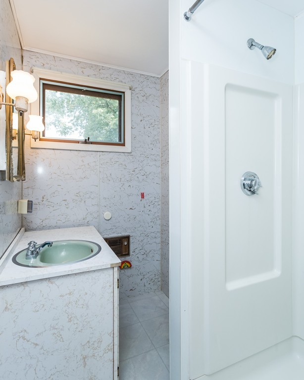 126 Mary Coburn Road Springfield, MA 01129 - Photo 23 of 30