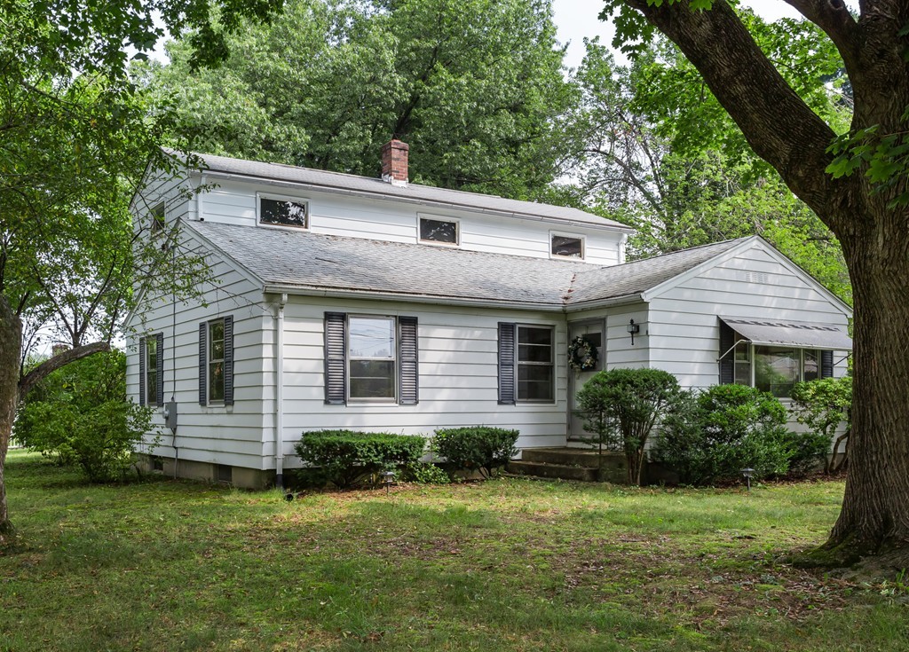 126 Mary Coburn Road Springfield, MA 01129 - Photo 4 of 30