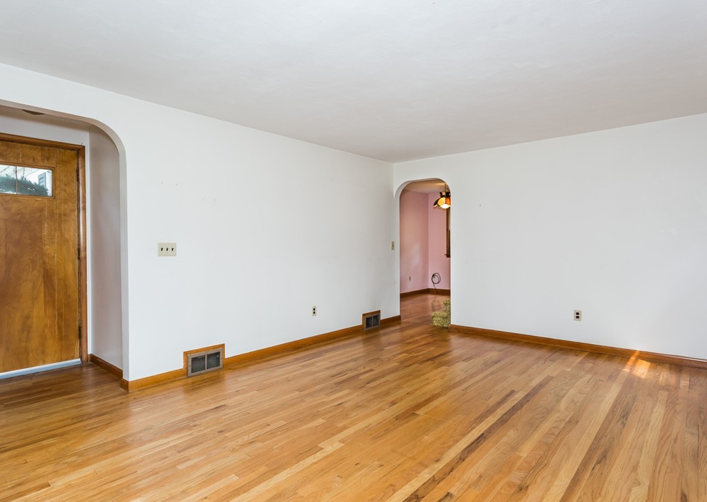 126 Mary Coburn Road Springfield, MA 01129 - Photo 7 of 30