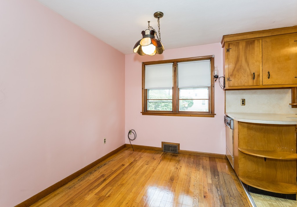 126 Mary Coburn Road Springfield, MA 01129 - Photo 8 of 30