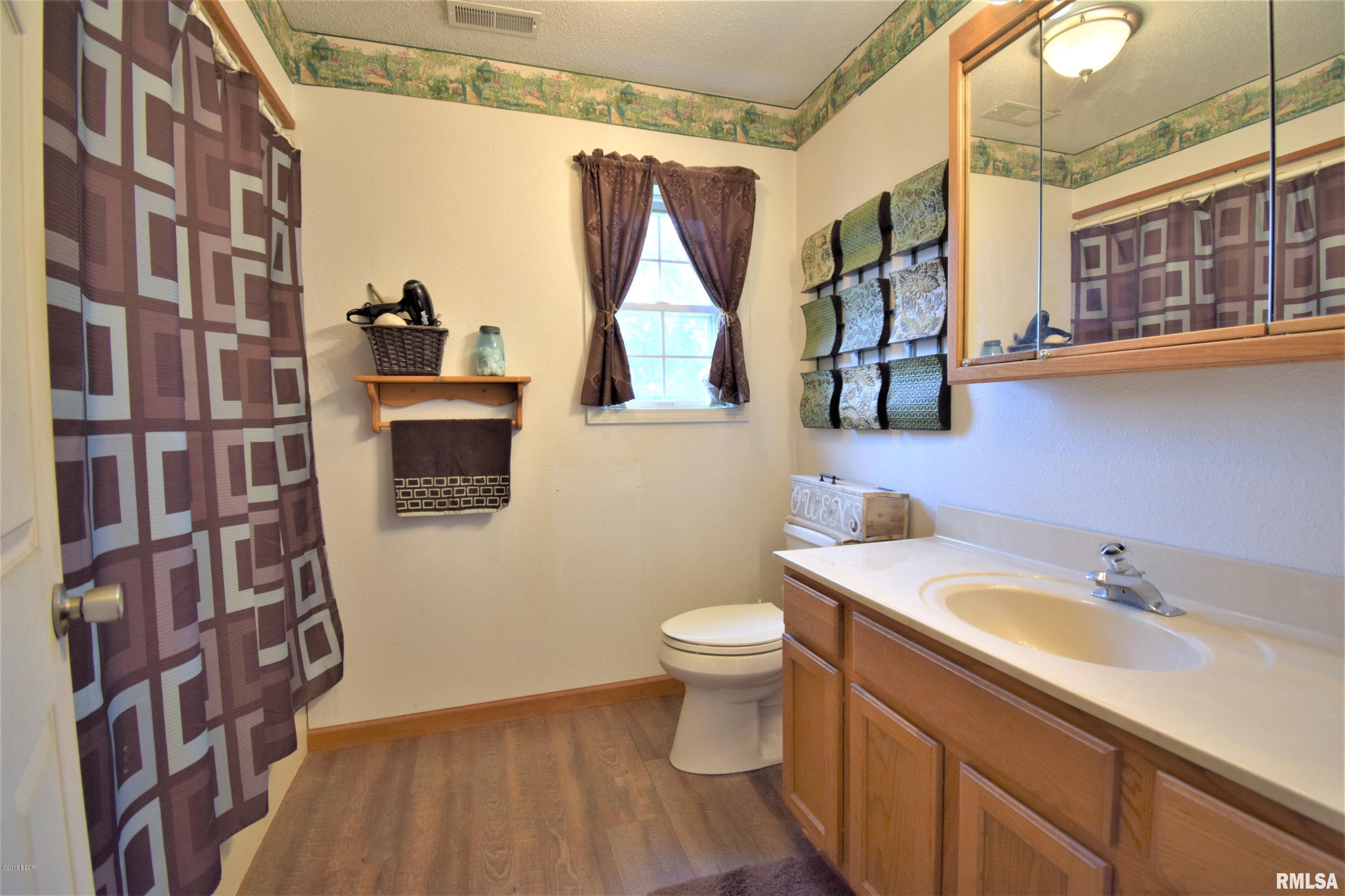 9147 East Bakerville Road Mount Vernon, IL 62864 - Photo 13 of 27 Gallery Image 13