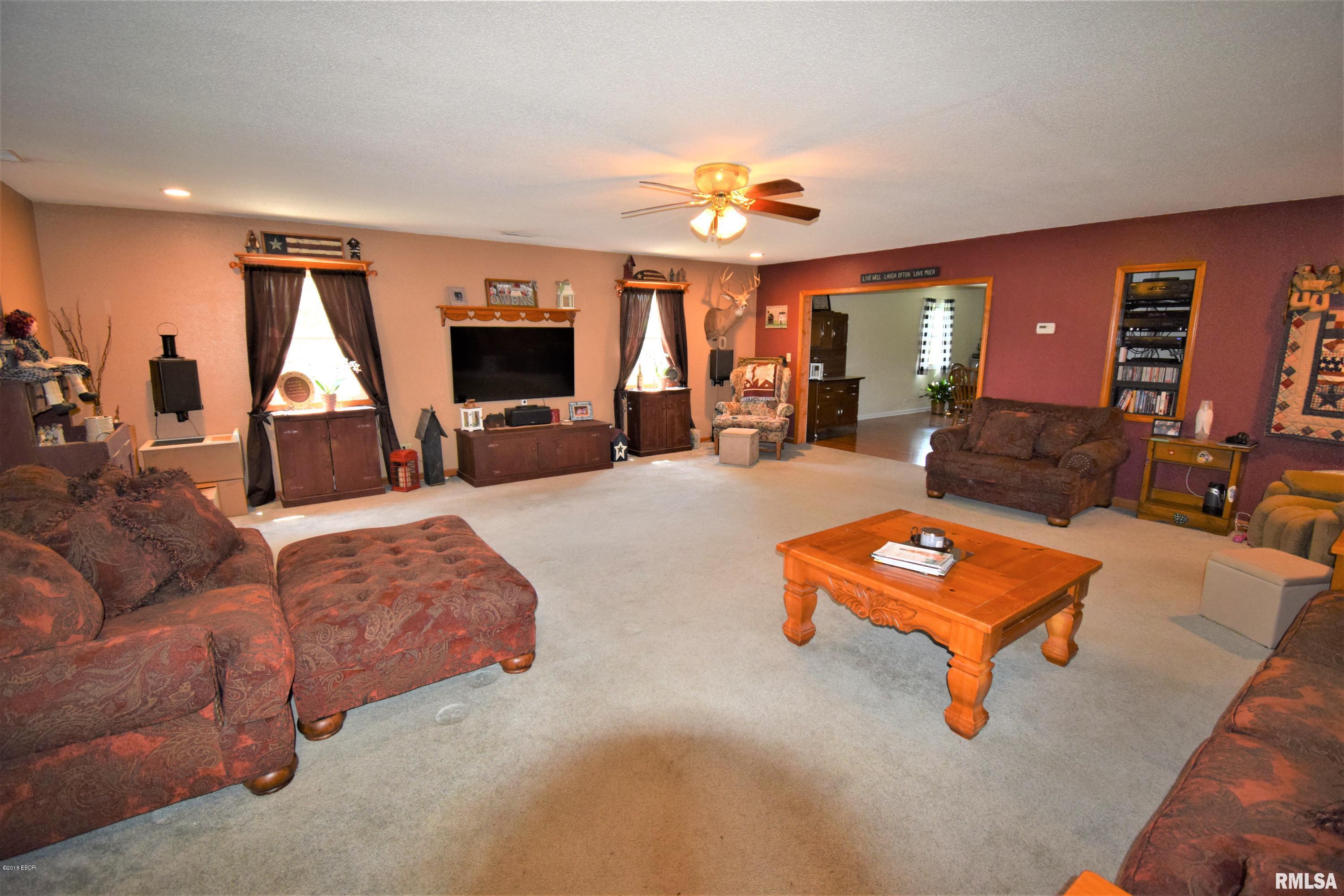 9147 East Bakerville Road Mount Vernon, IL 62864 - Photo 2 of 27 Gallery Image 2