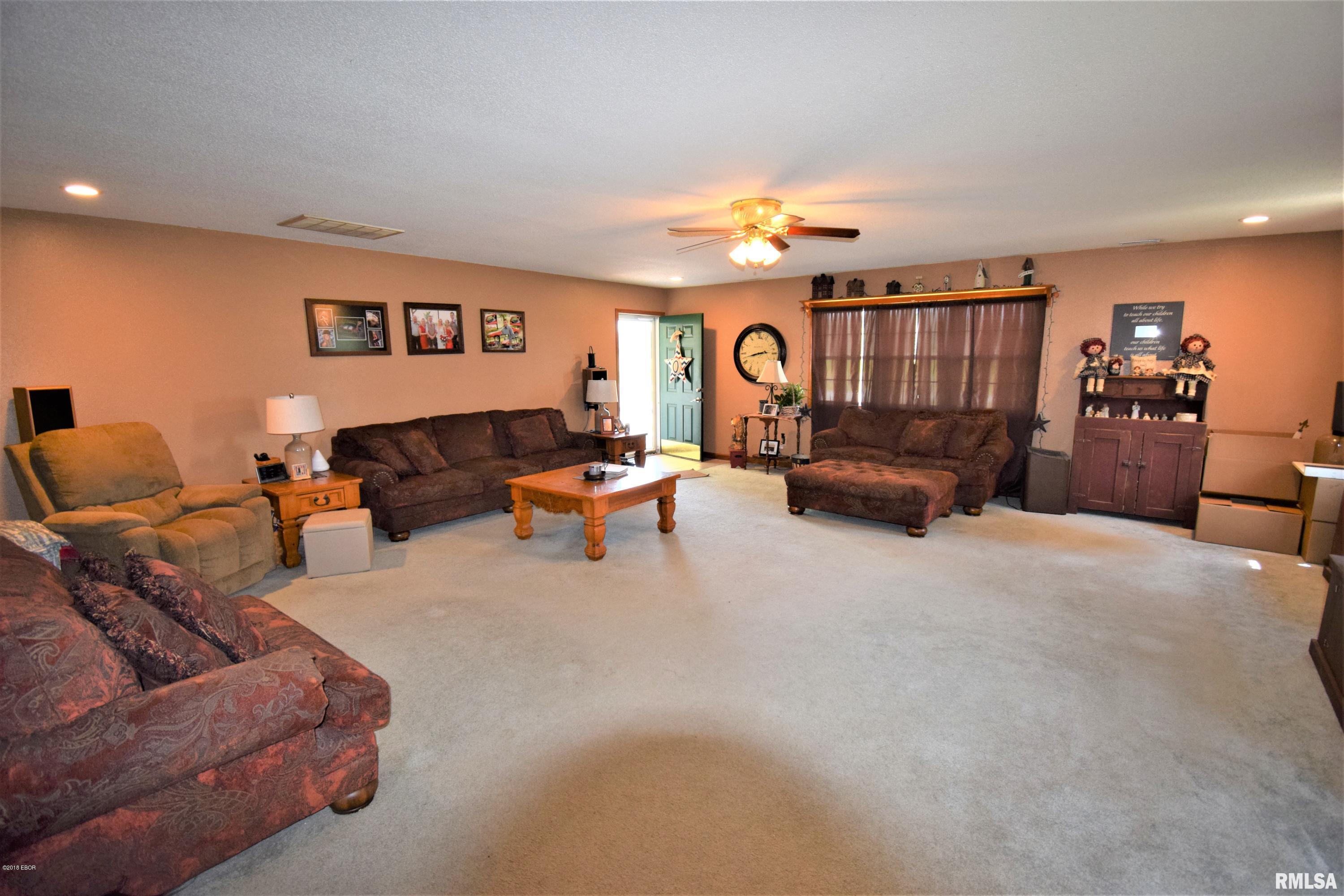 9147 East Bakerville Road Mount Vernon, IL 62864 - Photo 3 of 27 Gallery Image 3