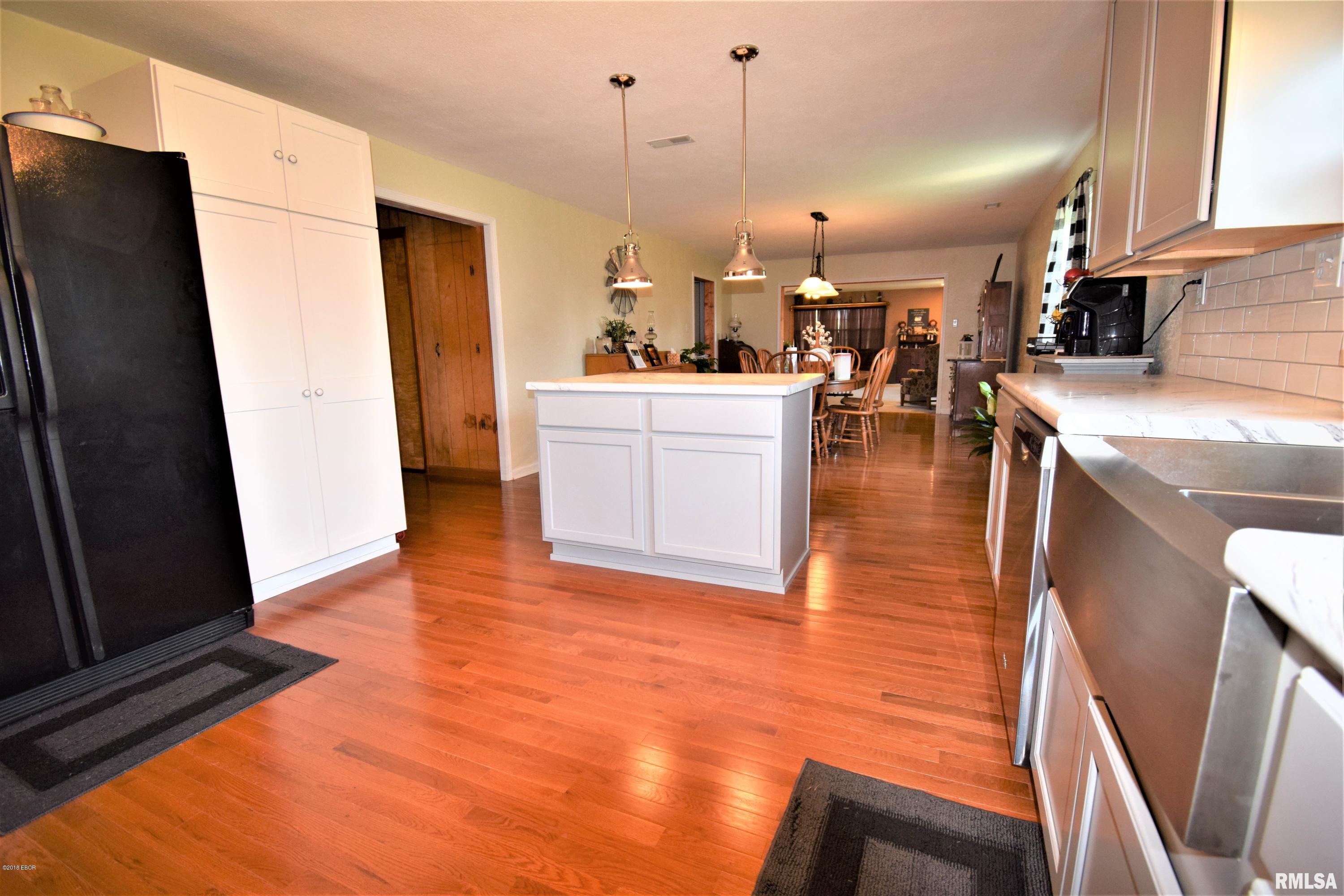 9147 East Bakerville Road Mount Vernon, IL 62864 - Photo 7 of 27 Gallery Image 7