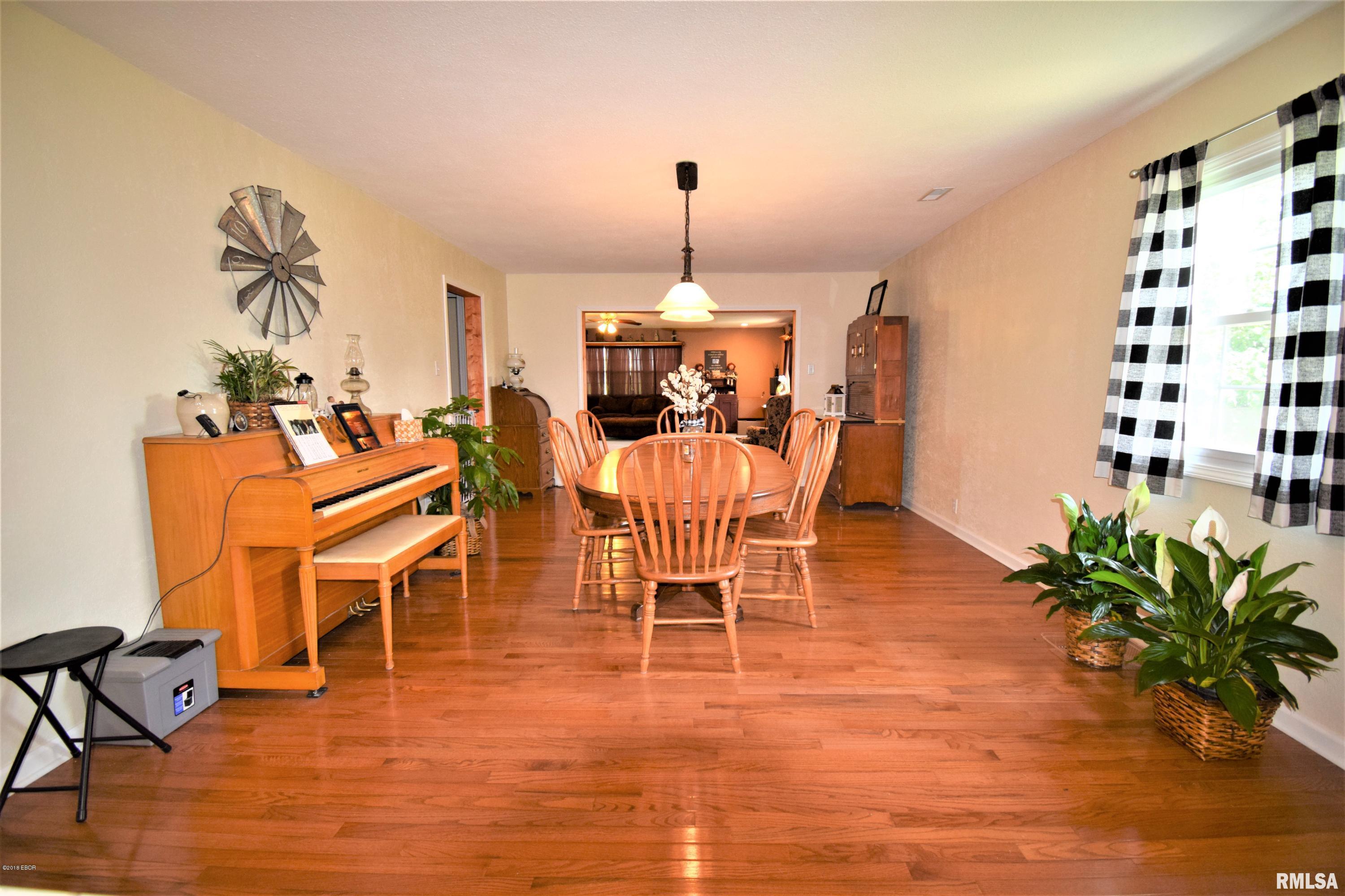 9147 East Bakerville Road Mount Vernon, IL 62864 - Photo 8 of 27 Gallery Image 8