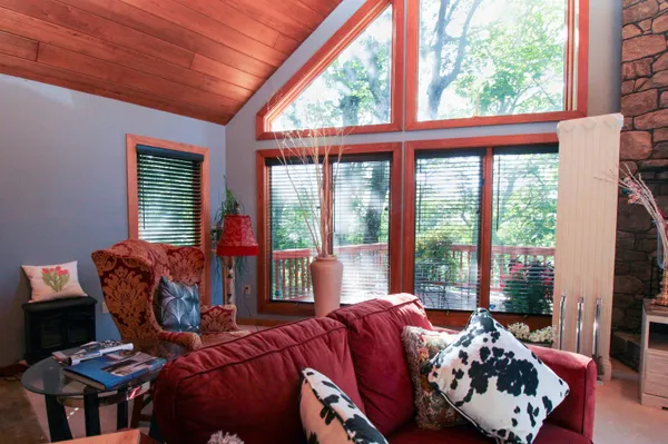 $689,900 | 781 Devils Knob Loop, Roseland, VA 22967