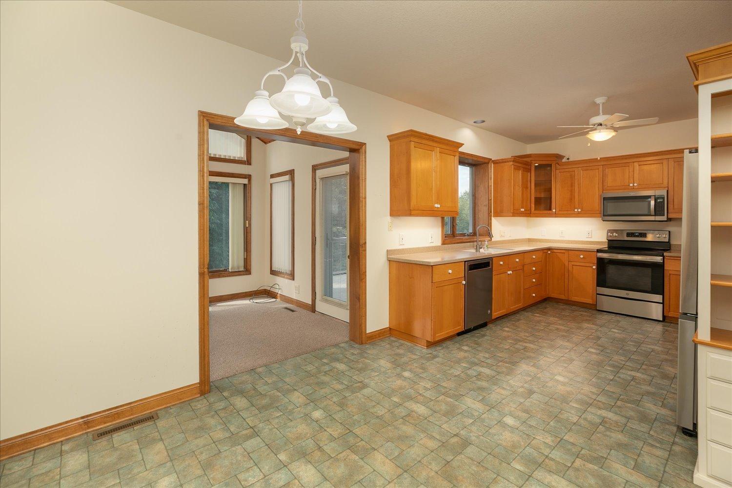 2810 Sunset Lane Northeast Rochester, MN 55906 - Photo 18 of 55 Gallery Image 18