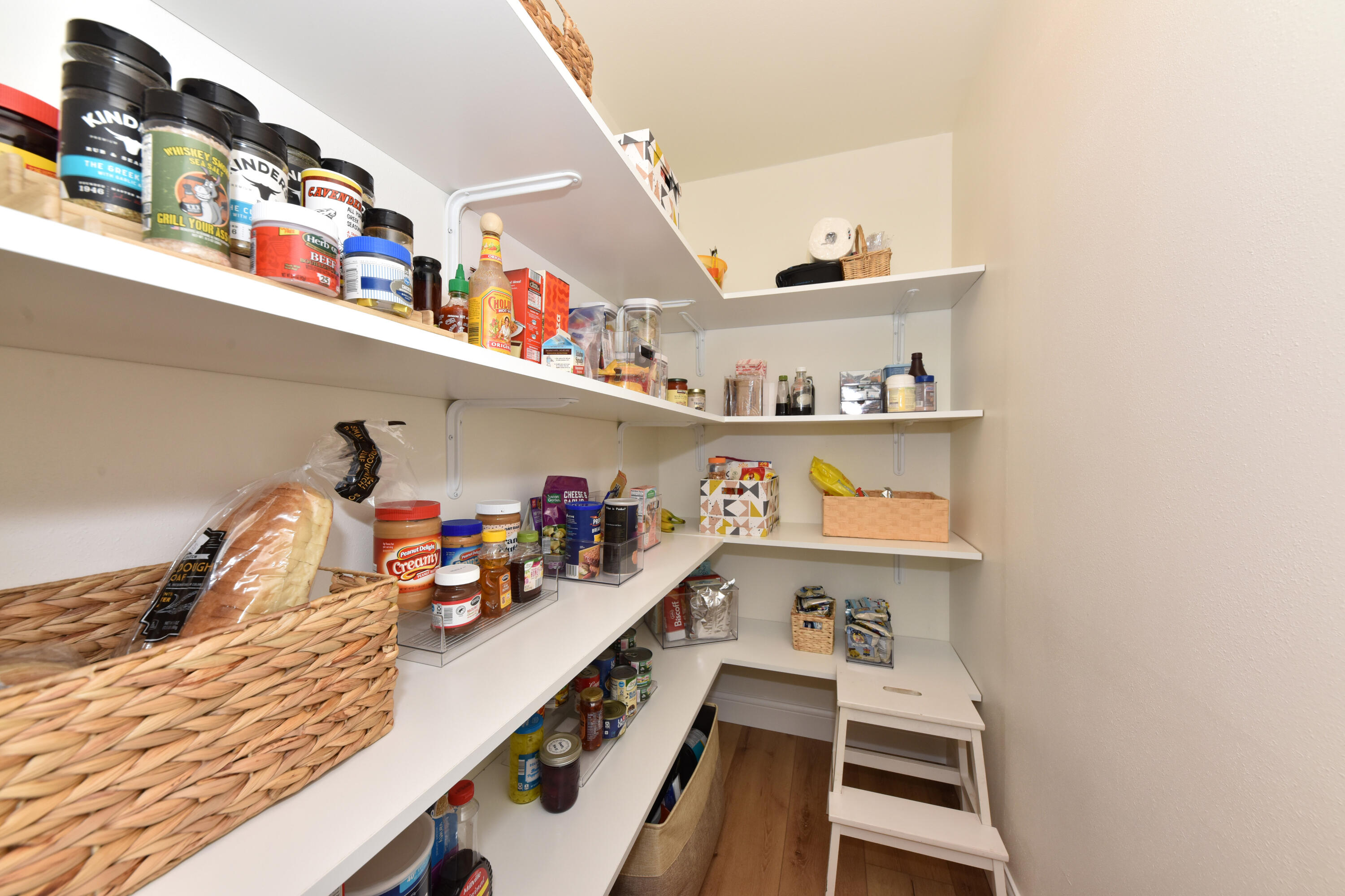 N71W23400 Homestead Road Sussex, WI 53089 - Photo 12 of 44 Walk-in pantry