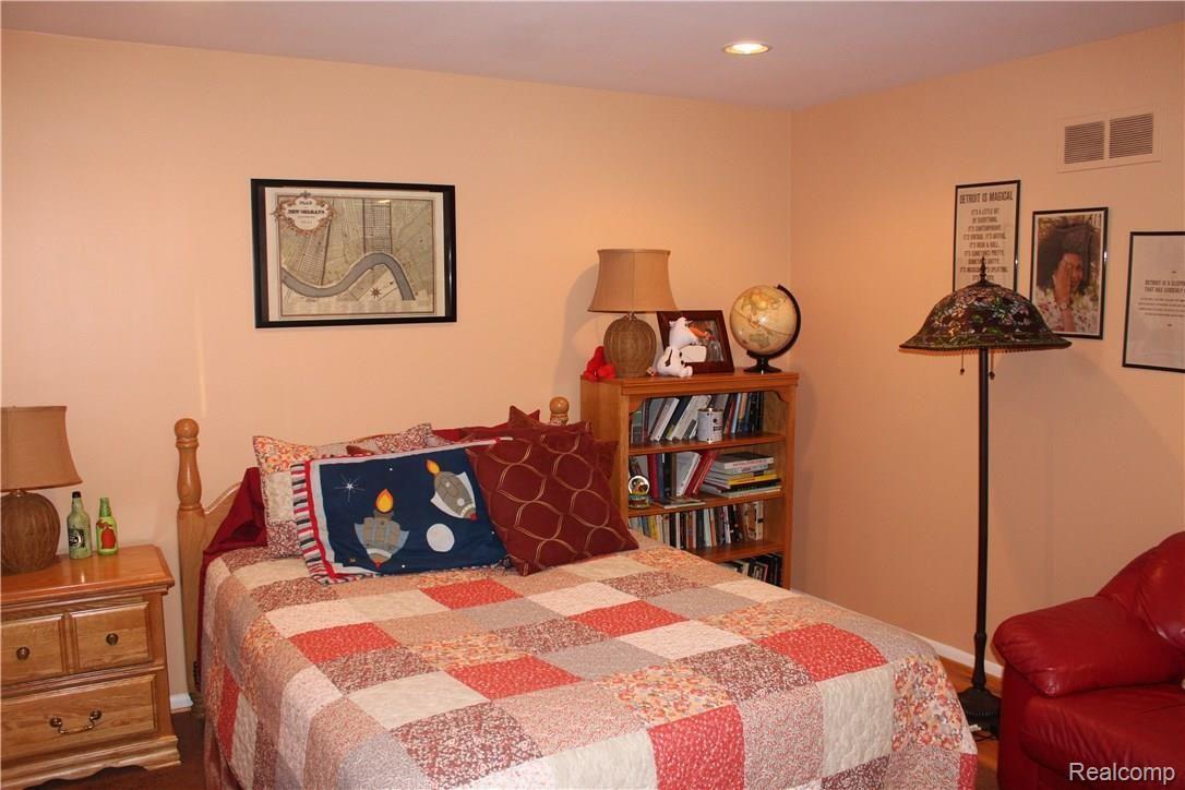 25115 Farmbrook Road Southfield, MI 48034 - Photo 30 of 62 IMG_0068.JPG