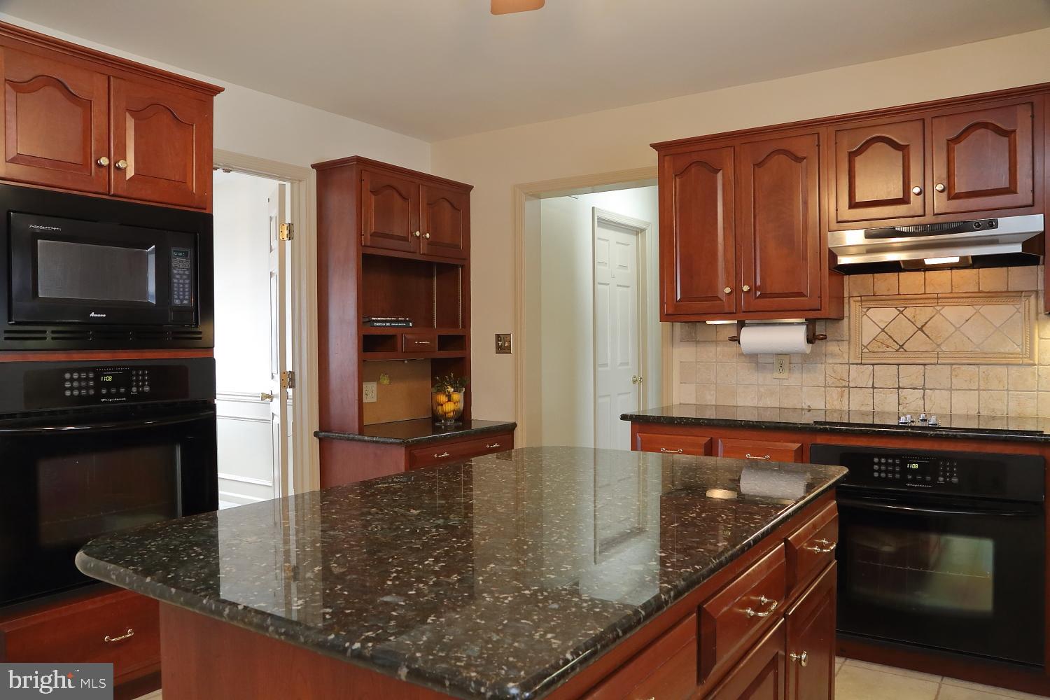 1018 Clay Road Lititz, PA 17543 - Photo 6 of 27