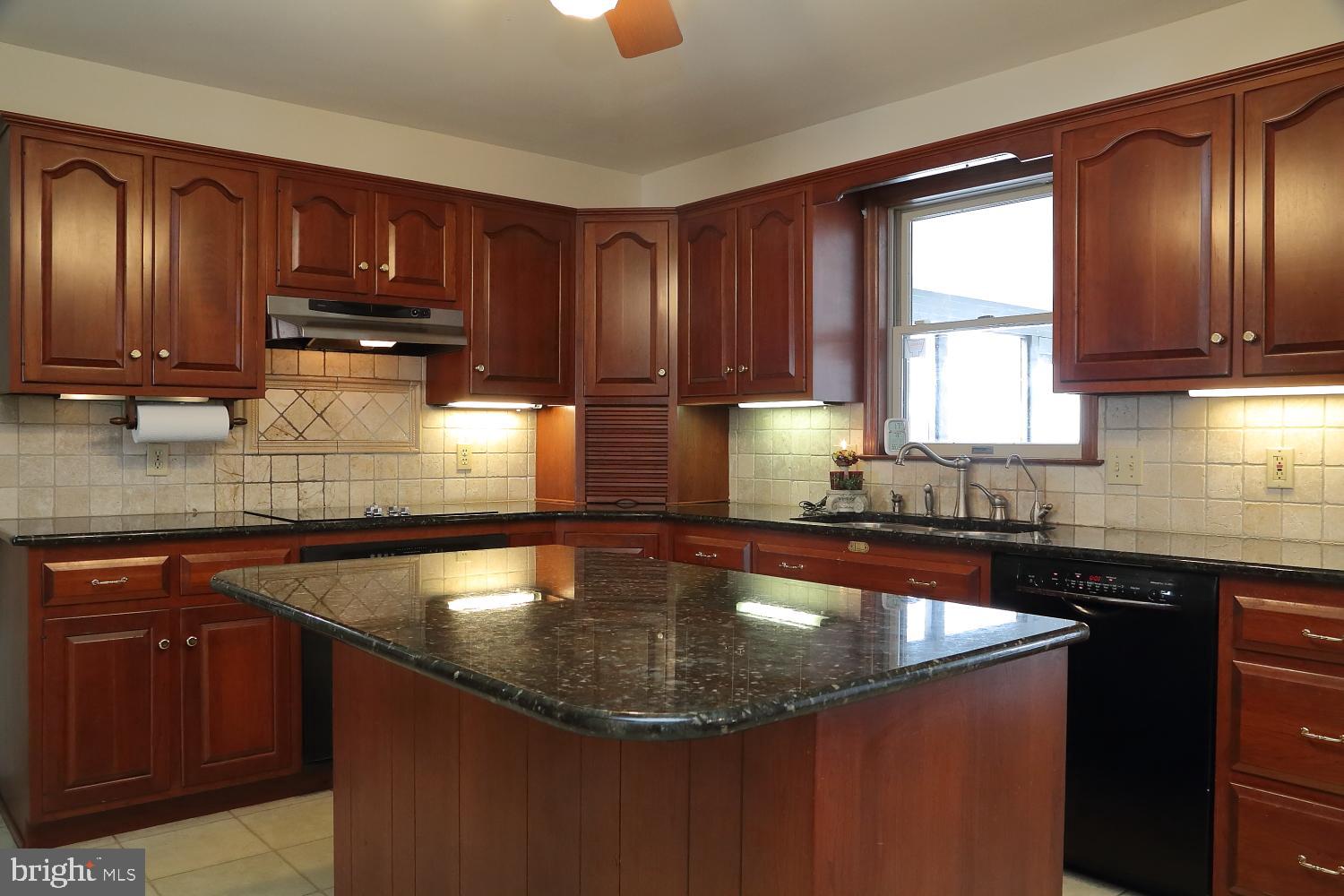 1018 Clay Road Lititz, PA 17543 - Photo 7 of 27