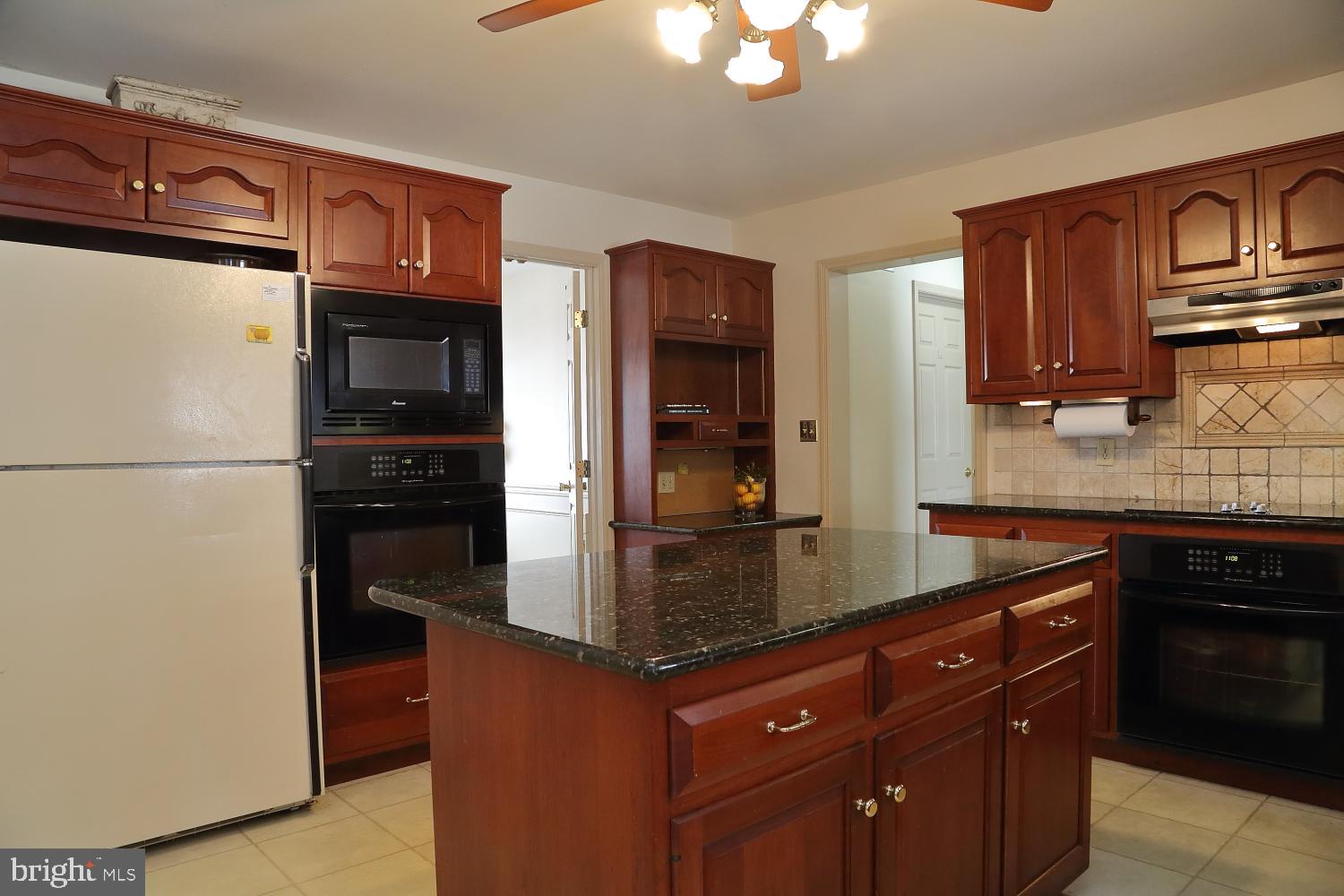 1018 Clay Road Lititz, PA 17543 - Photo 8 of 27