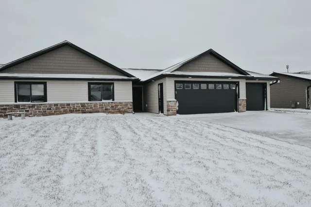 $349,900 | 311 North 11th Street, Goodhue, MN 55027