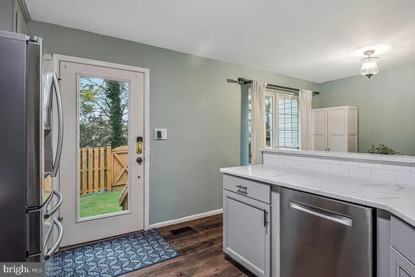 $649,900 | 6819 Signature Circle, Alexandria, VA 22310