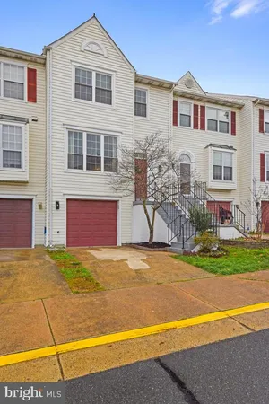 $649,900 | 6819 Signature Circle, Alexandria, VA 22310