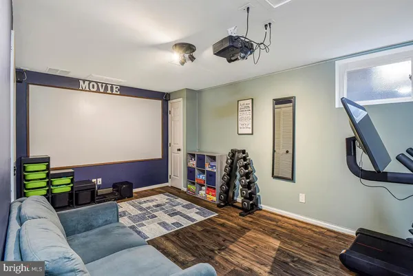 $649,900 | 6819 Signature Circle, Alexandria, VA 22310