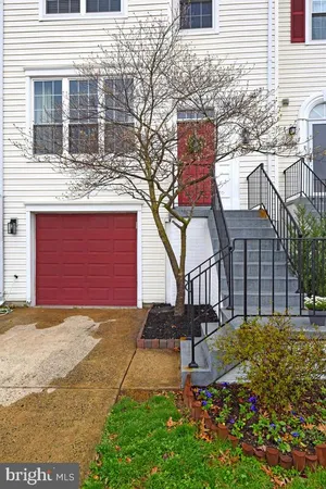 $649,900 | 6819 Signature Circle, Alexandria, VA 22310