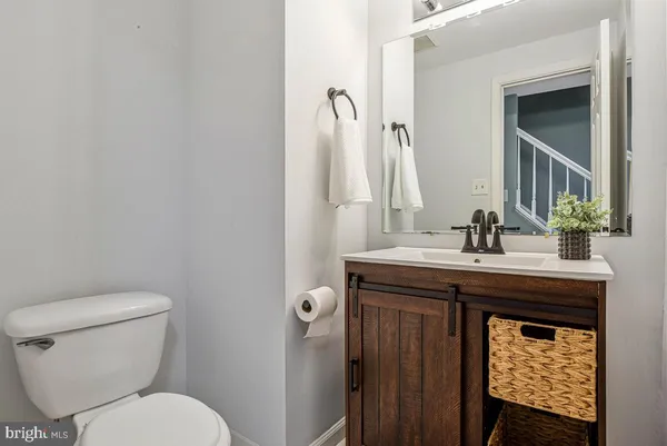 $649,900 | 6819 Signature Circle, Alexandria, VA 22310