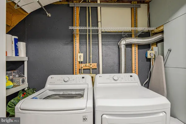 $649,900 | 6819 Signature Circle, Alexandria, VA 22310