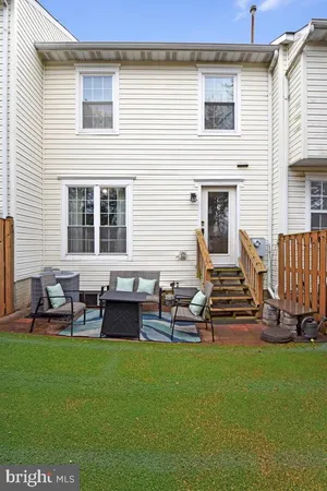 $649,900 | 6819 Signature Circle, Alexandria, VA 22310
