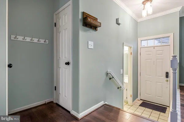 $649,900 | 6819 Signature Circle, Alexandria, VA 22310