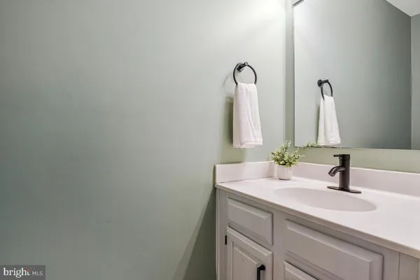 $649,900 | 6819 Signature Circle, Alexandria, VA 22310