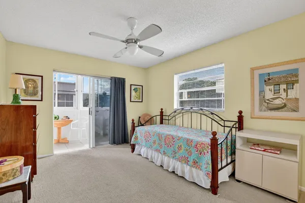 $98,500 | 74 Burgundy B, Delray Beach, FL 33484