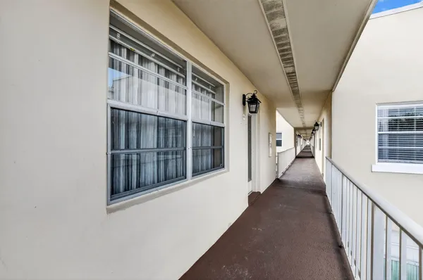 $98,500 | 74 Burgundy B, Delray Beach, FL 33484