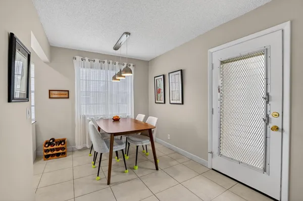 $98,500 | 74 Burgundy B, Delray Beach, FL 33484