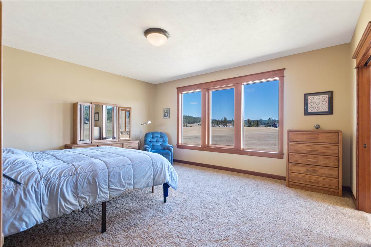 13216 North Peone Road Mead, WA 99021 - Photo 10 of 20
