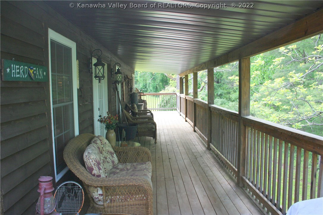 104 Country Road Charleston, WV 25313 - Photo 2 of 30 Gallery Image 2