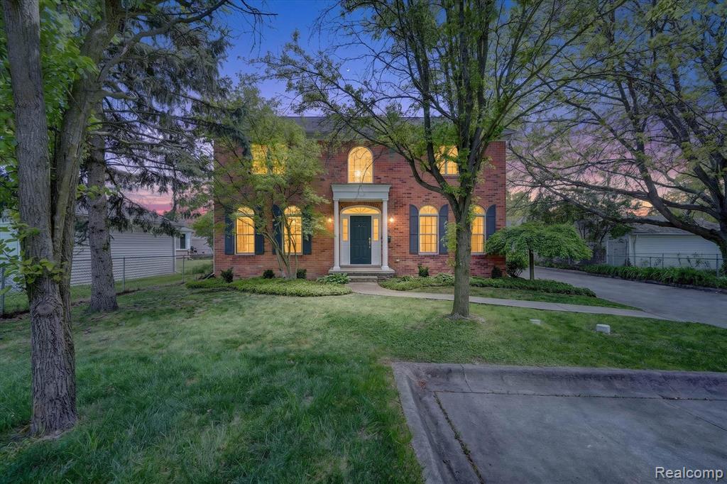 1112 Vernier Road Grosse Pointe, MI 48236 - Photo 1 of 39