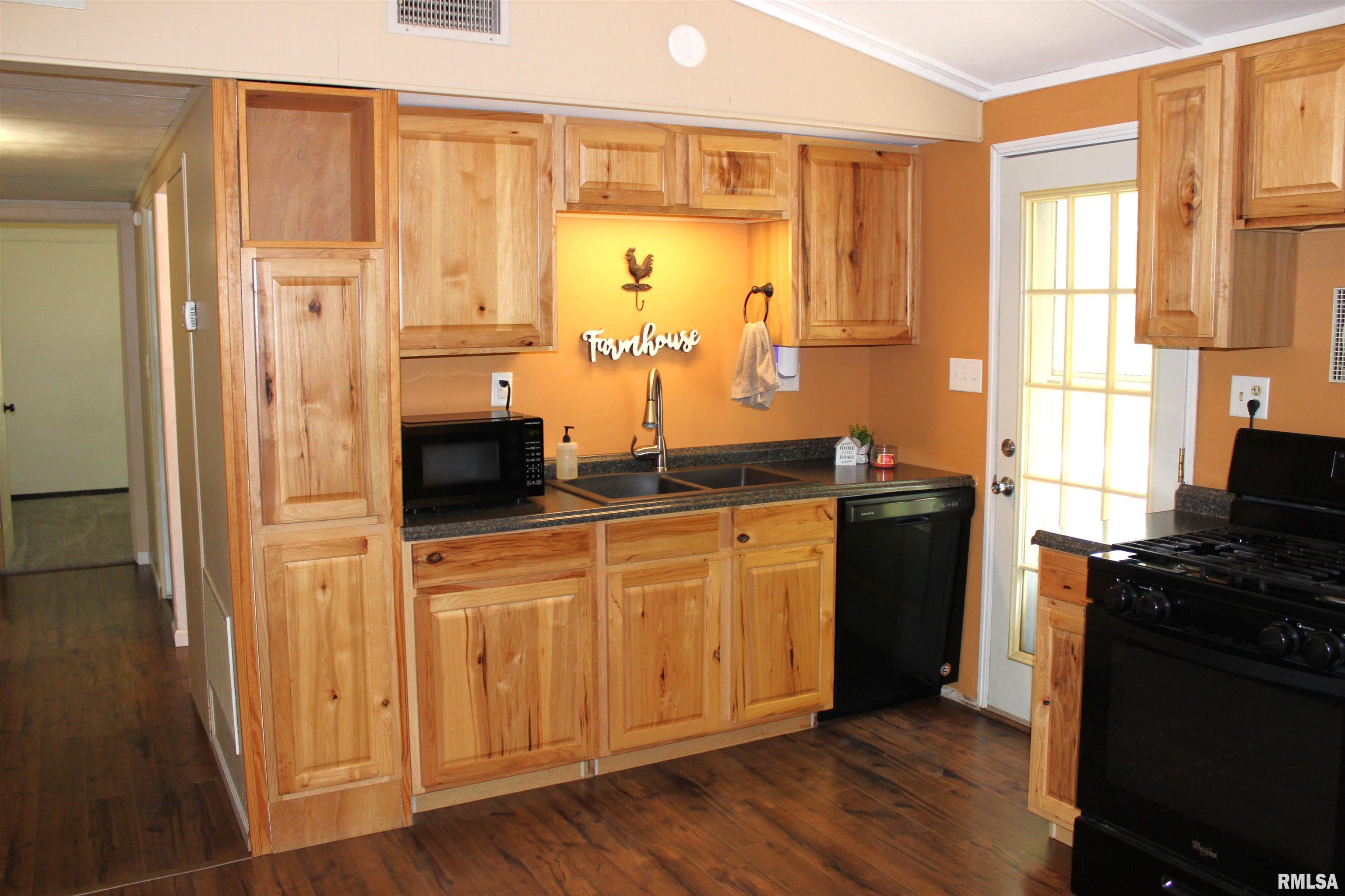214 West B Street Alpha, IL 61413 - Photo 12 of 24 Gallery Image 12