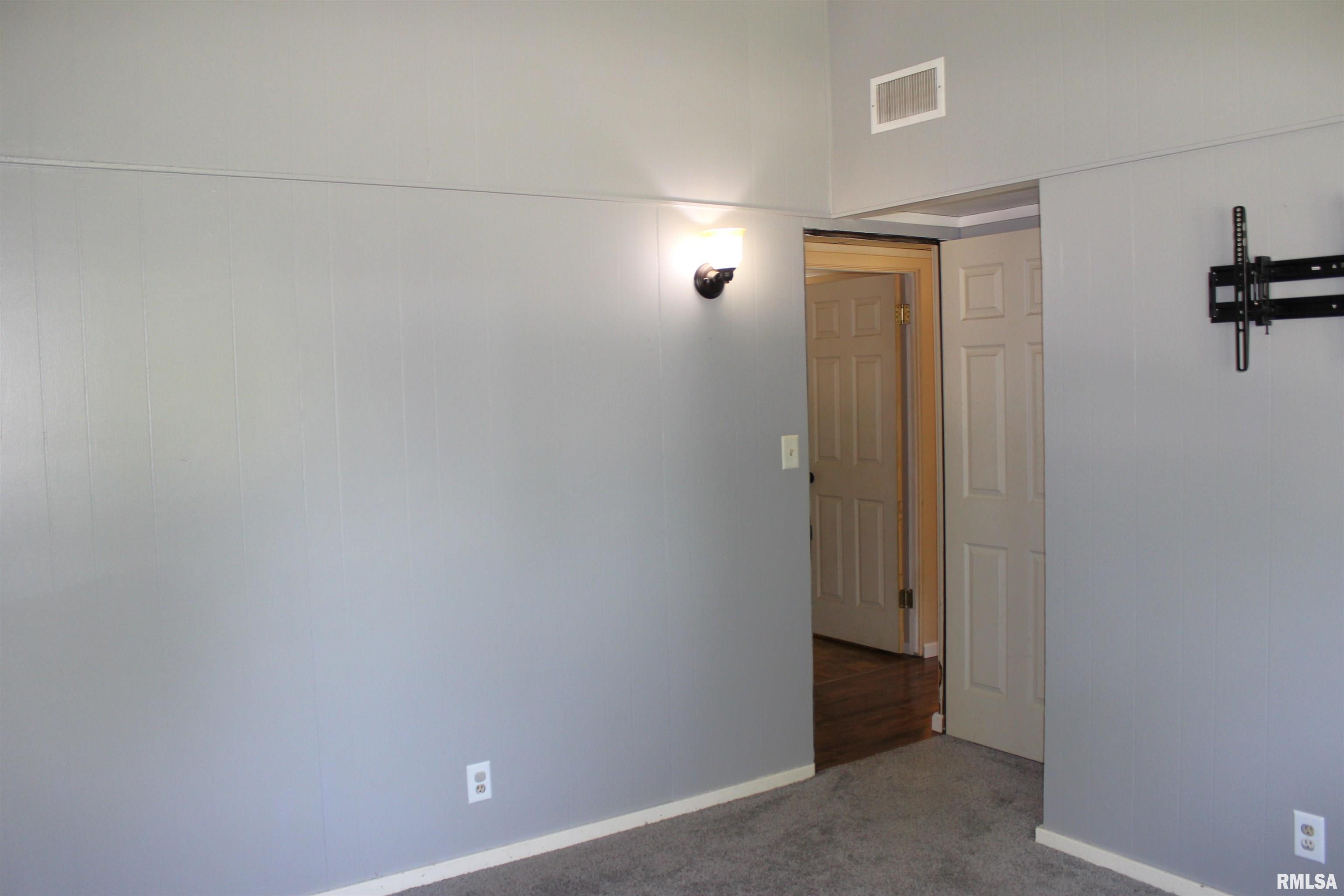 214 West B Street Alpha, IL 61413 - Photo 15 of 24 Gallery Image 15
