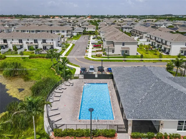 $452,900 | 814 Southeast 19th Street, Unit 814, Homestead, FL 33034