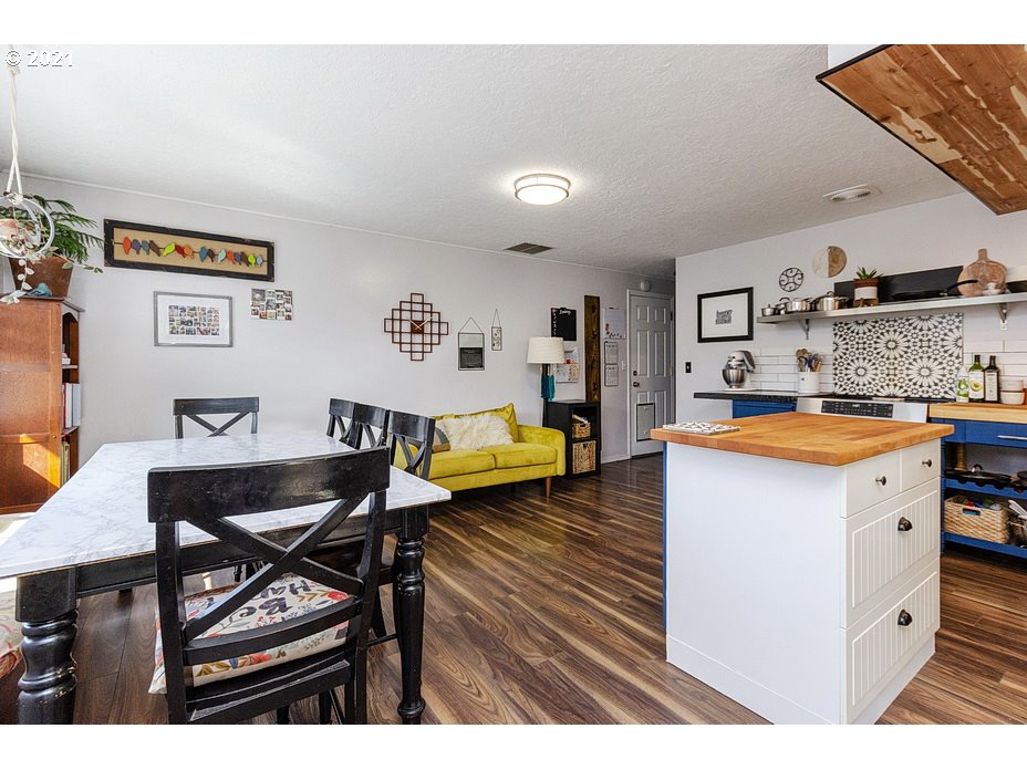 290 Southeast Palmblad Drive Gresham, OR 97080 - Photo 9 of 32