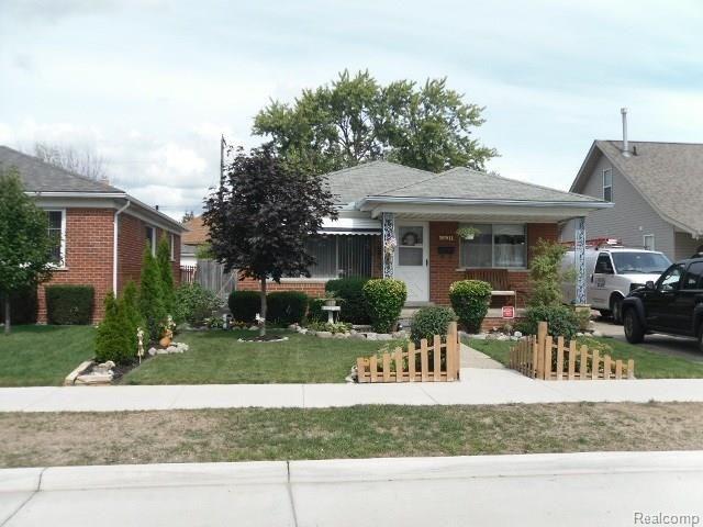 16911 Stephens Road Eastpointe, MI 48021 - Photo 2 of 24 16911 STEPHENS FRONT.JPG