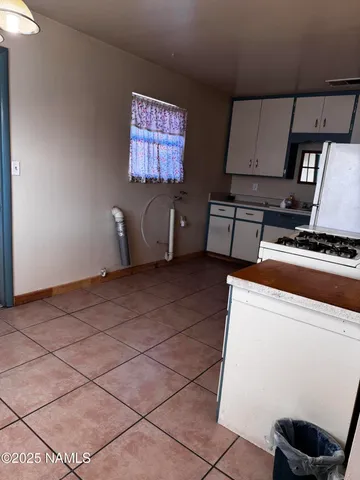 $1,400 | 1012 West Aspinwall Street, Winslow, AZ 86047