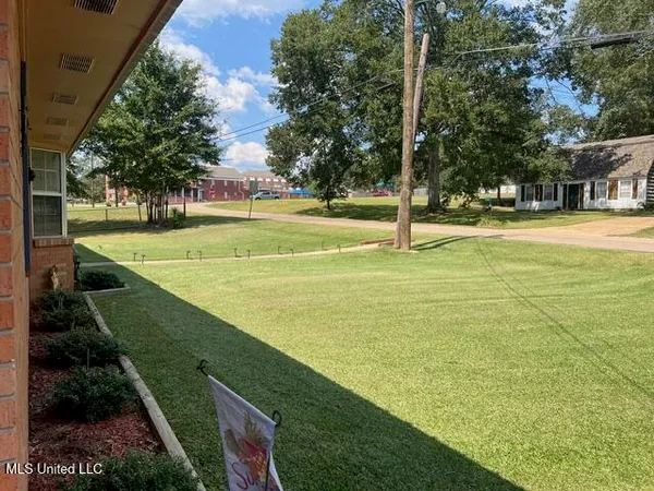 $259,900 | 306 East Court Avenue, Mendenhall, MS 39114