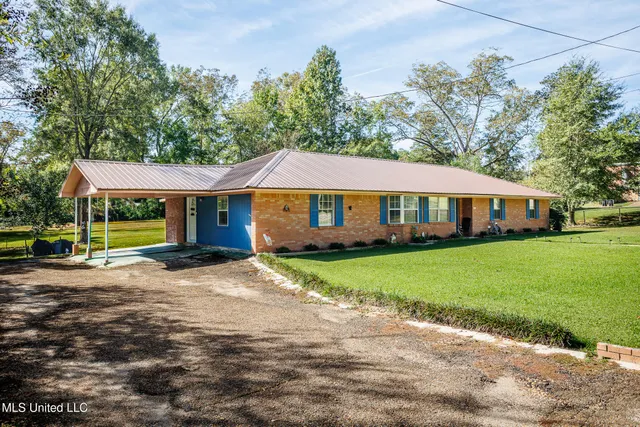 $272,400 | 306 East Court Avenue, Mendenhall, MS 39114