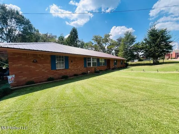 $259,900 | 306 East Court Avenue, Mendenhall, MS 39114