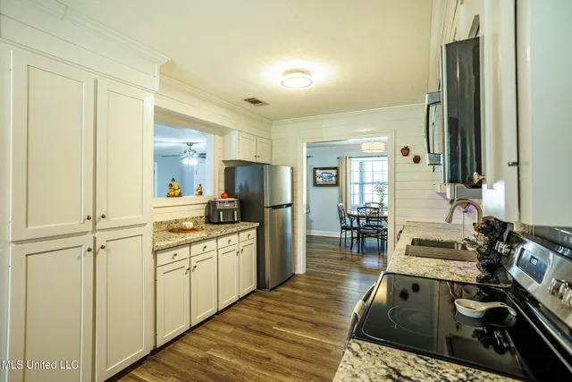 $272,400 | 306 East Court Avenue, Mendenhall, MS 39114