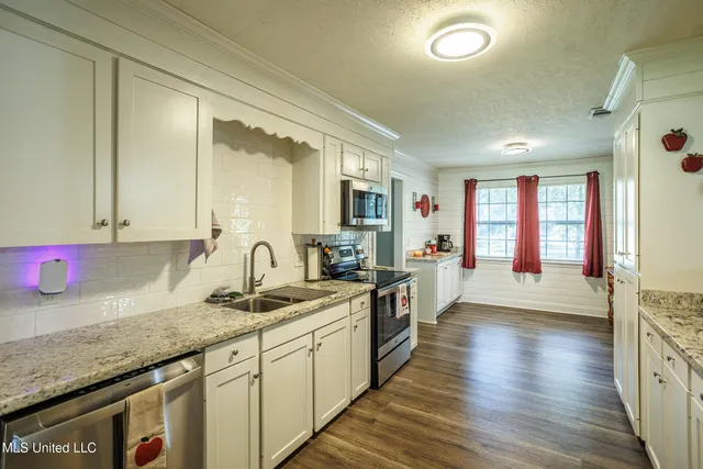 $272,400 | 306 East Court Avenue, Mendenhall, MS 39114