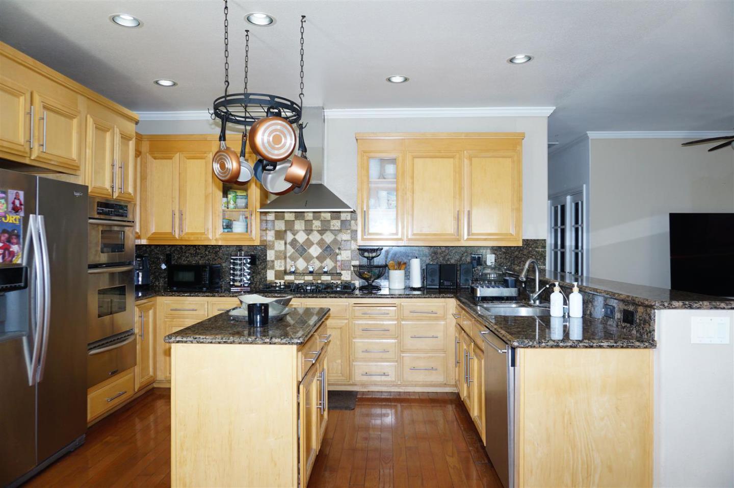 9402 Rodeo Drive Gilroy, CA 95020 - Photo 7 of 22 Gallery Image 7