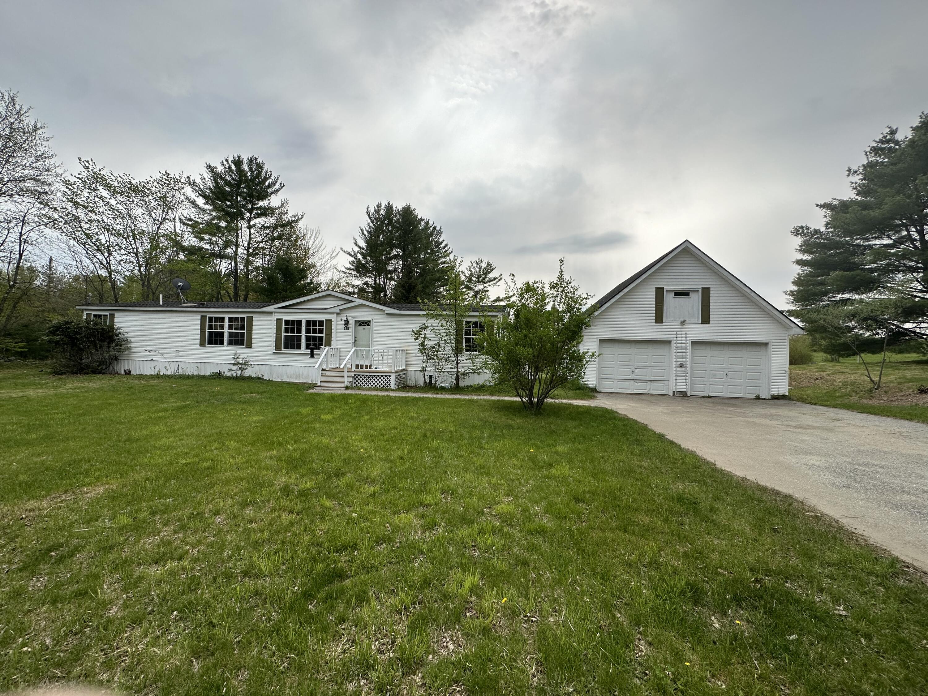 325 Christian Ridge Road South Paris, ME 04281 - Photo 2 of 22 DED23D21-9A37-485A-9706-D7ACDA26B12E