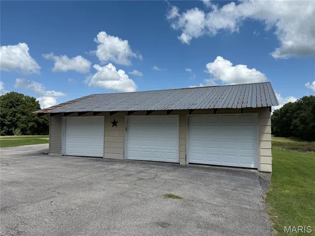 $599,500 | 17351 Hwy Nn, Bowling Green, MO 63334