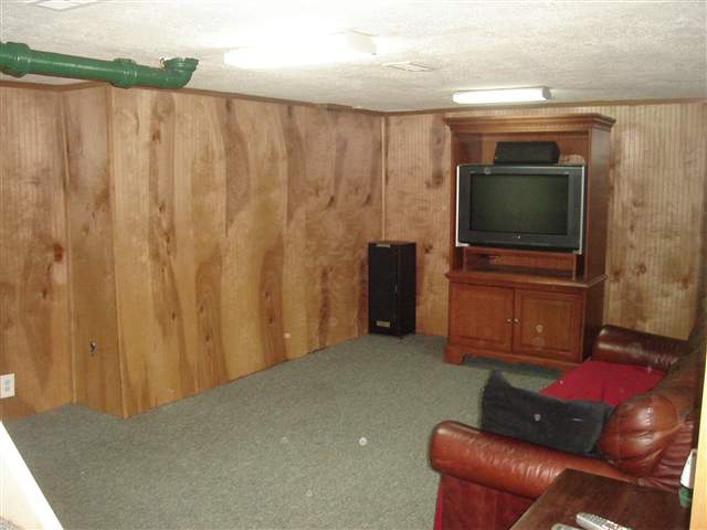 1788 Prestwick Road Grosse Pointe, MI 48236 - Photo 8 of 16 31012083-7.JPG