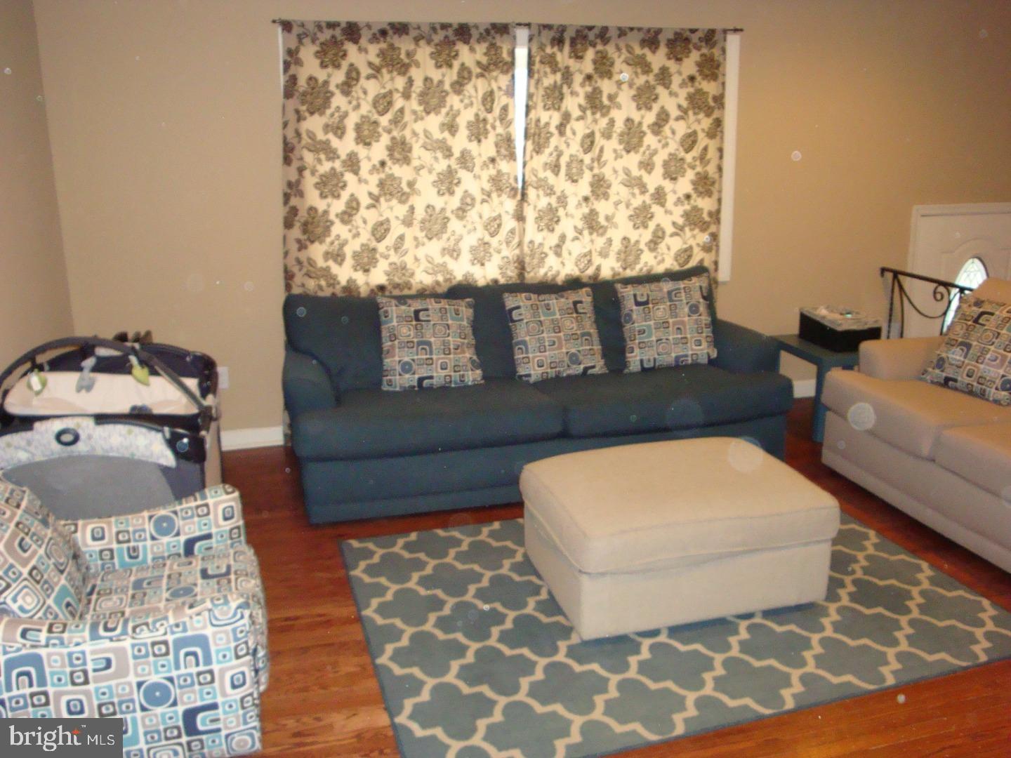 10830 East Keswick Road Philadelphia, PA 19154 - Photo 2 of 21 Living Room