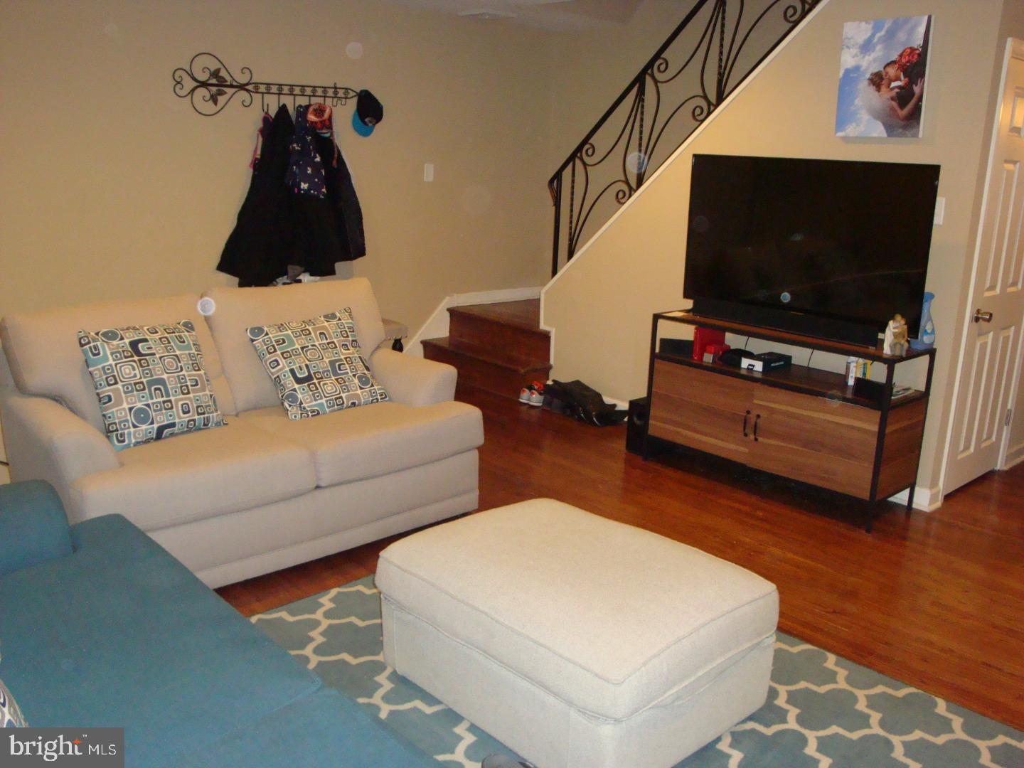 10830 East Keswick Road Philadelphia, PA 19154 - Photo 3 of 21 Living Room